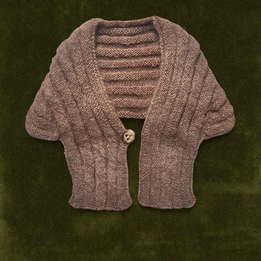 VINTAGE MOHAIR 1960s Vintage Hand Knit Bolero Shrug w/ Lucite button S/M